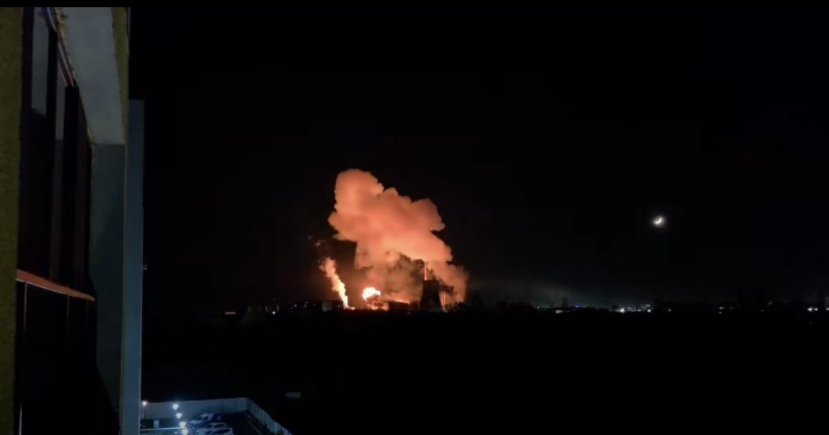 Explozie puternică la CET Vest din București: Incendiu la transformatoare