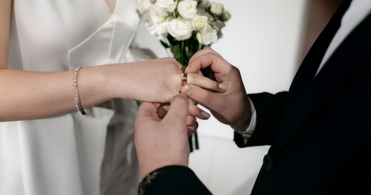 Căsătoria, secretul longevității? Studiu amplu pe 4 milioane de cazuri