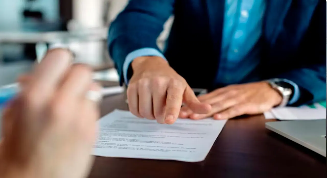 Ce riști dacă uiți de documente pentru fostul angajat: Amenzile cresc în 2026