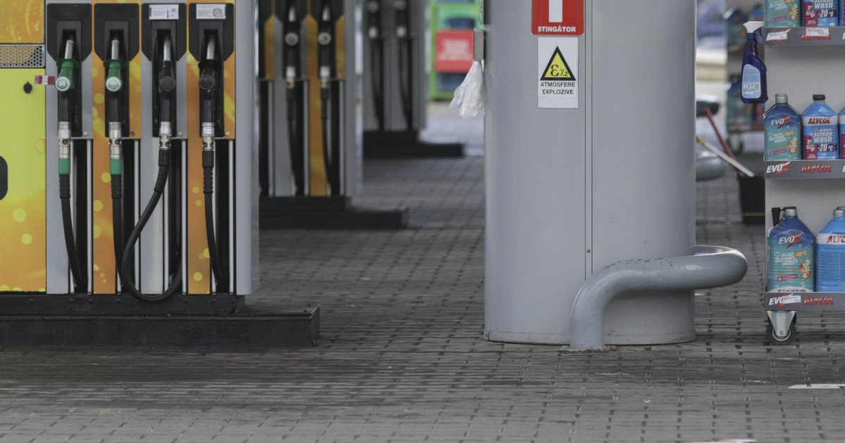 Guvernul ia în calcul reducerea taxelor la combustibili București – Discuțiile din Guvern privind abordarea crizei energetice, accentuată de războiul din Iran, se concentrează pe reducerea accizelor și a TVA-ului la carburanți