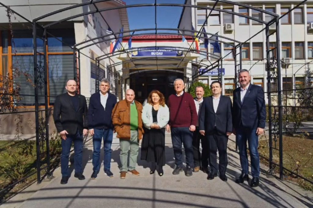 Buzău: Modelul de consorțiu medical de la Oradea, prezentat pentru implementare în județ BUZĂU – Managerul Spitalului Clinic Județean de Urgență (SCJU) Bihor, Gheorghe Carp, a fost prezent la Buzău, la invitația președintelui Consiliului Județean (CJ), Marcel Ciolacu, pentru a împărtăși experiența consorțiului medical de la Oradea