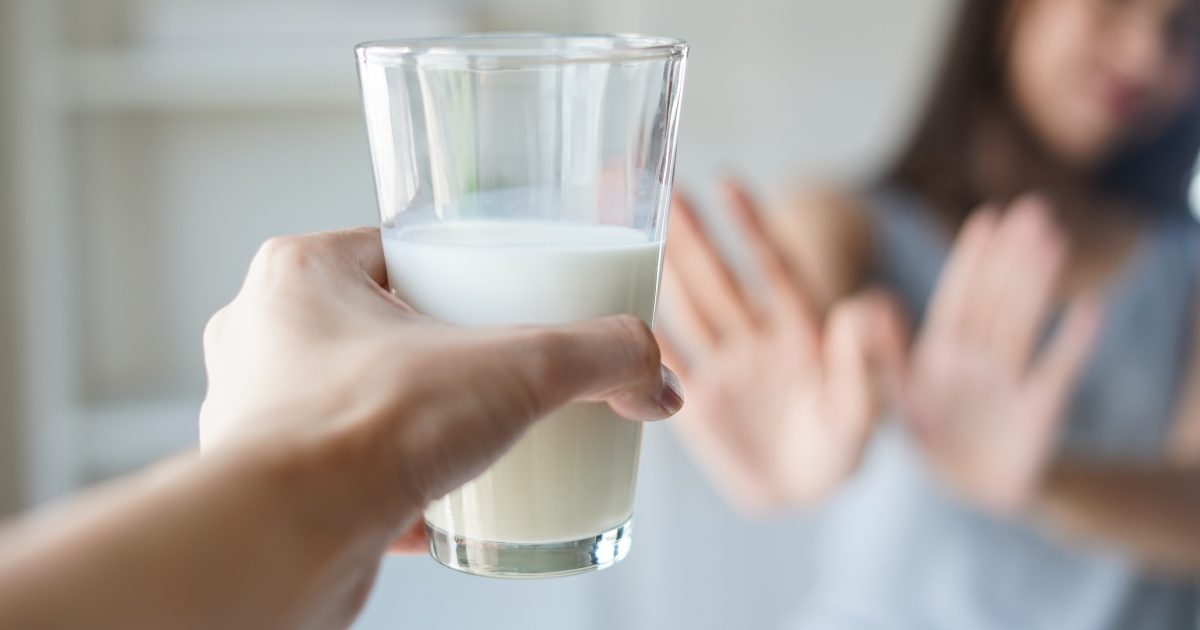 Lapte versus Parkinson: Avertismentul neurologilor despre riscuri