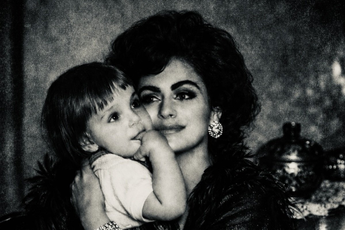 Maurice Munteanu, juratul „The Ticket”, omagiază public mama sa cu un mesaj emoționant Bloggerul de fashion și juratul de la „The Ticket”, Maurice Munteanu, a transmis un mesaj emoționant mamei sale cu ocazia Zilei Femeii 2026