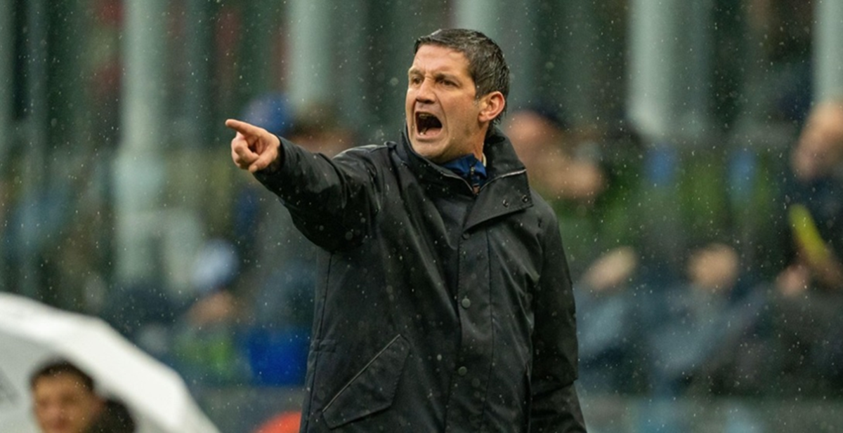 Fostul mare fotbalist german, Juergen Klinsmann, i-a transmis un mesaj clar antrenorului de la Inter, Cristian CHIVU, despre ce are acesta de făcut după ratarea calificării Italiei la Campionatul Mondial de către selecționata U21