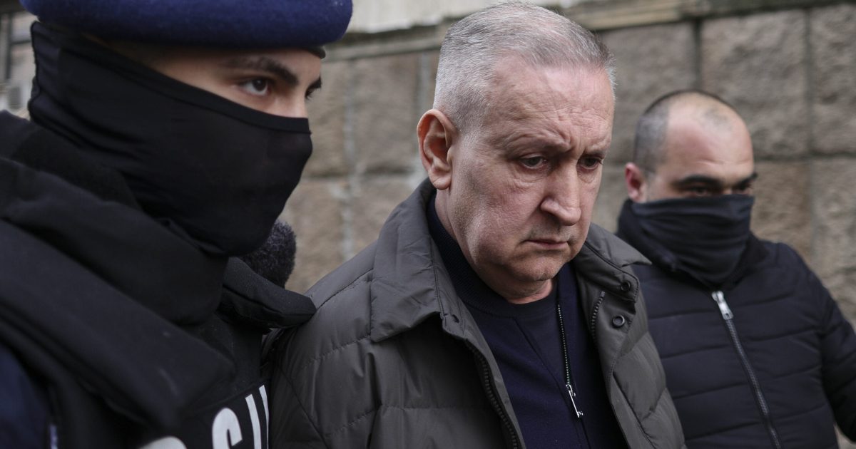 Risc major: Obstrucție la Justiție și afaceri prin interpuși
