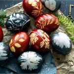 Cum-vopsesti-ouale-de-Paste-natural-asa-obtii-culorile-rosu-mov-galben-si-albastru-800x450.jpg - NewsFactor