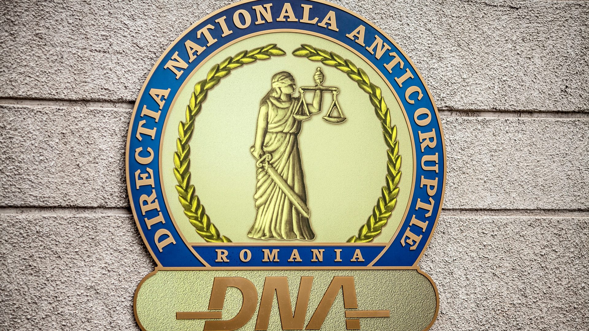 Ancheta privind achizițiile de vaccinuri anti-COVID: Ministrul Sănătății asigură că dosarul DNA nu este abandonat București – Dosarul privind achizițiile de vaccinuri anti-COVID, investigat de Direcția Națională Anticorupție (DNA), este în continuare activ și nu a fost abandonat, a declarat duminică, 5 aprilie 2026, ministrul Sănătății, Alexandru ROGOBETE