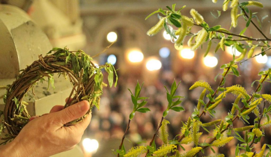 De-ce-e-bine-sa-pastrezi-salcie-sfintita-in-casa.jpg - NewsFactor