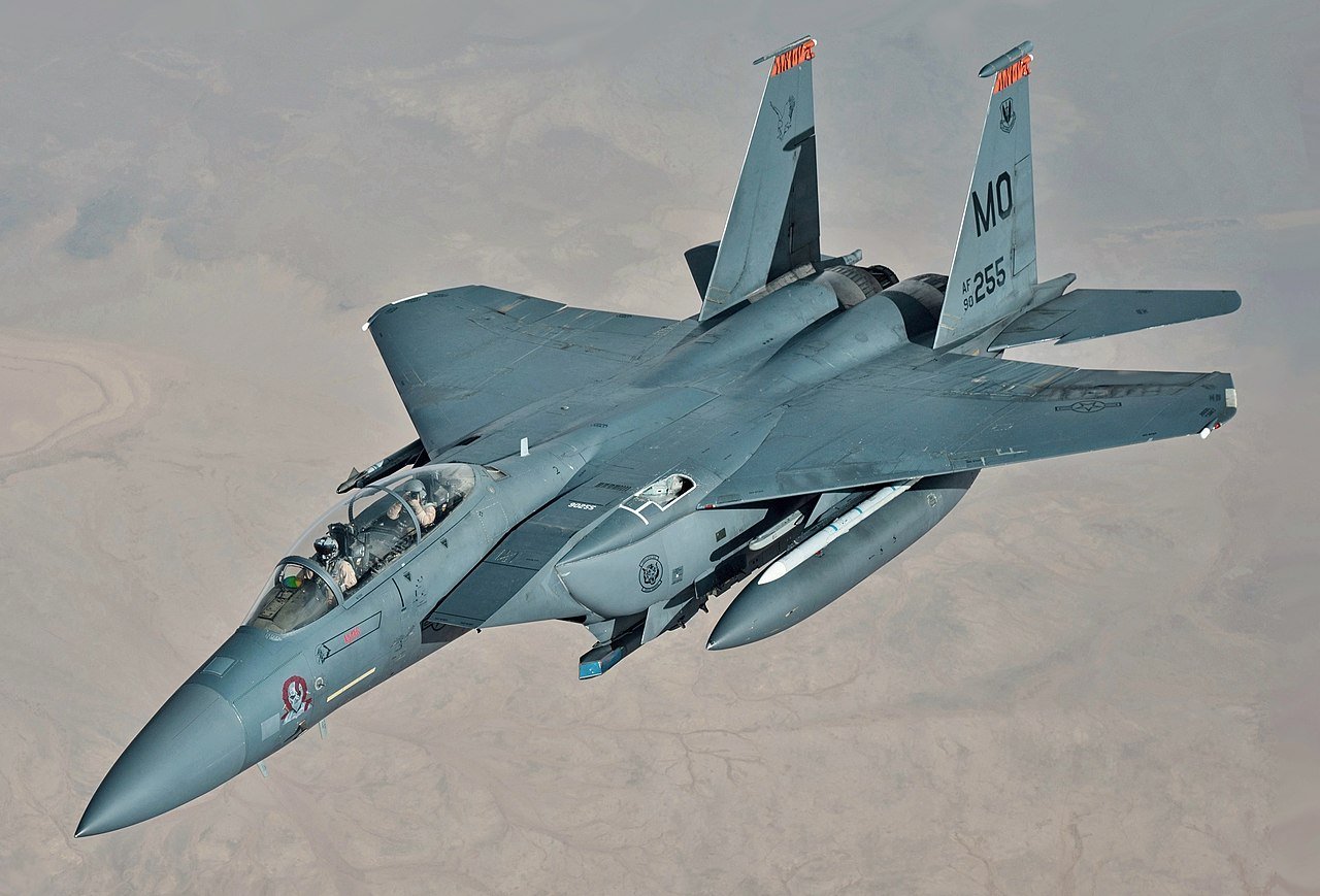 F-15E Strike Eagle, un avion de luptă american cu un parcurs dificil în conflictul cu Iran Un avion de luptă multirol F-15E Strike Eagle al SUA pare să nu aibă „cel mai bun moment din carieră” în contextul tensiunilor dintre Statele Unite și Iran