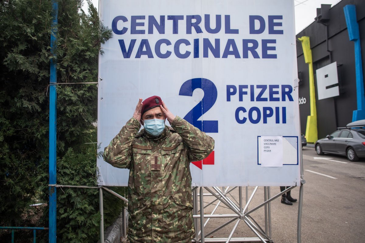 Ioana Mihăilă: România nu putea negocia numărul de doze de vaccin anti-COVID, decizia era la Comisia Europeană Fostul ministru al Sănătății, Ioana Mihăilă, a reacționat după ce România a pierdut procesul cu compania farmaceutică Pfizer, în legătură cu nerespectarea contractului de livrare a vaccinurilor anti-COVID