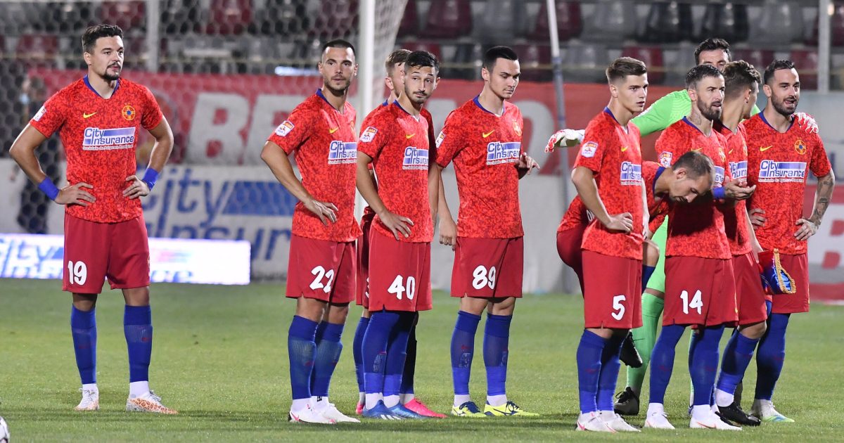 Fost star FCSB, OUT după 7 minute: Scandal la noua echipă