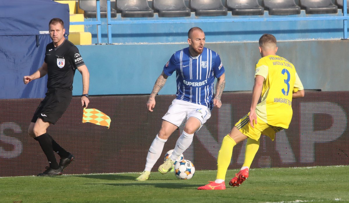 Slobozia dă lovitura la Constanța: Farul, învins pe teren propriu în play-out Unirea Slobozia a reușit o victorie importantă în deplasare, învingând Farul Constanța cu scorul de 1-0 în play-out-ul Ligii a II-a