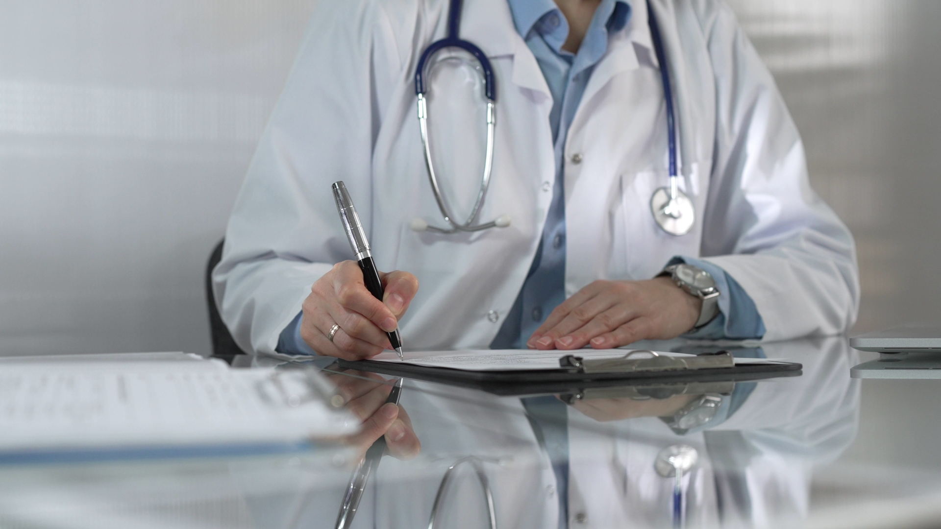 Prevenția medicală, ignorată în România: Controale rare până la 40 de ani