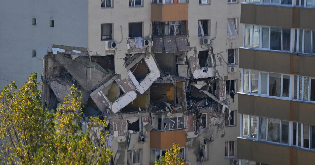 Locatarii, la șase luni de la explozie: Vrem bunurile înapoi