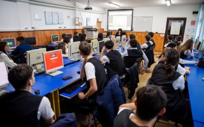 Școli din Los Angeles, reguli drastice: Copiii, limitați la ecrane în clase