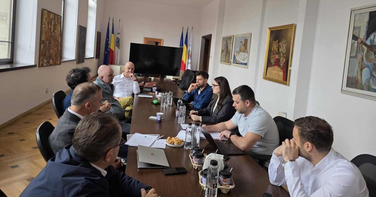 Ciucu negociază cu HORECA: Terasele din București, deschise tot anul?