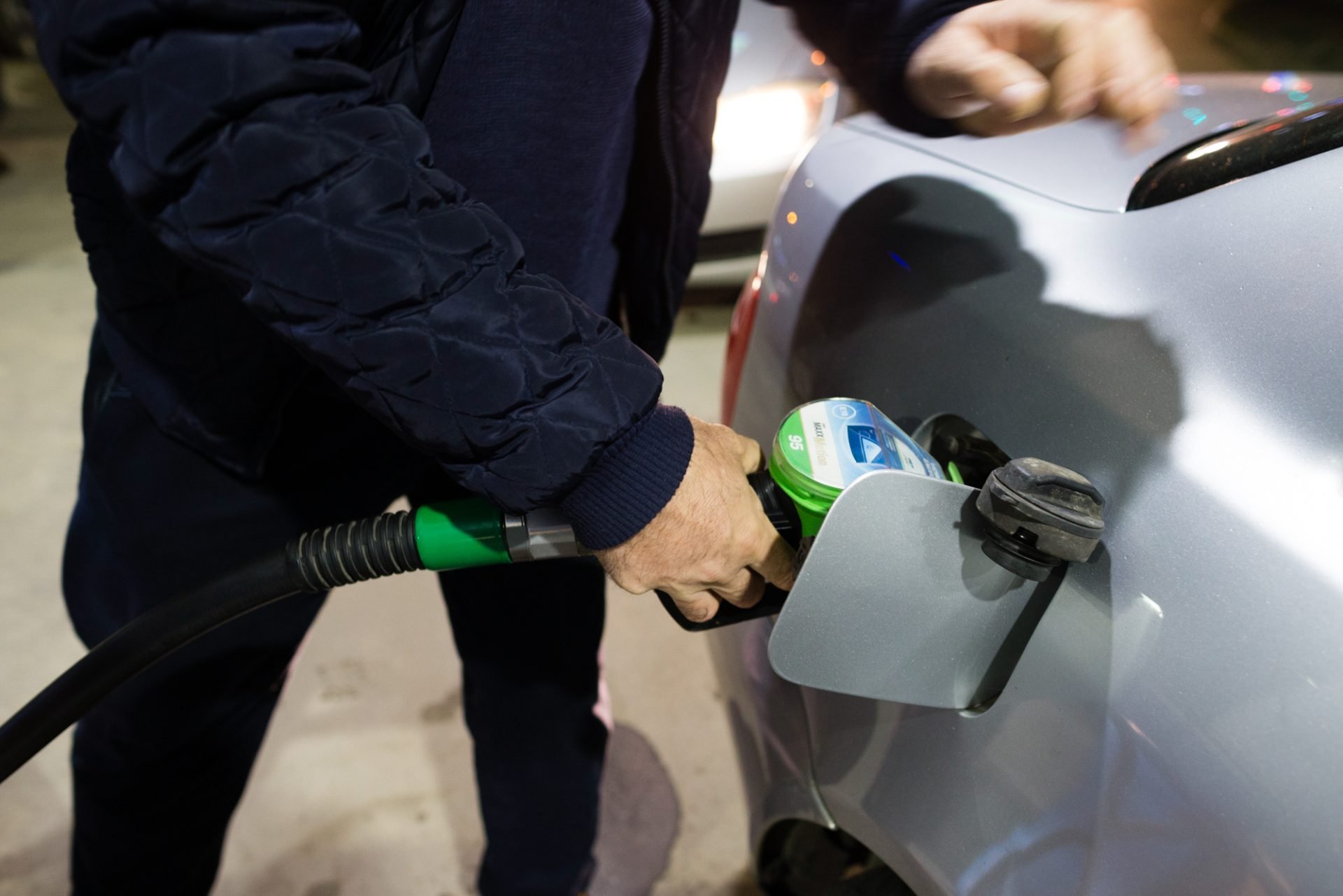 Motorina trece de 11 lei pe litru: Prețurile cresc, criza energetică se adâncește Prețul motorinei în Portul Constanța a ajuns la 10,8 lei pe litru, urmând să depășească 11 lei în următoarele zile, potrivit analistului Adrian Negrescu, manager al companiei de consultanță Frames
