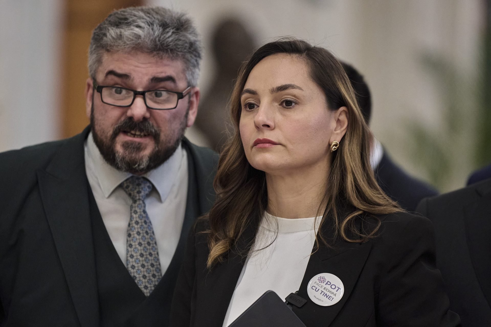 Un grup de 42 de parlamentari din AUR, SOS și POT propun abrogarea legilor care incriminează propaganda legionară și antisemitismul