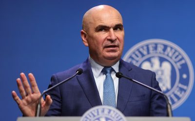 Dat afară de Bolojan, omul lui Băsescu îl face praf: „Cheltuim ce n-avem!”