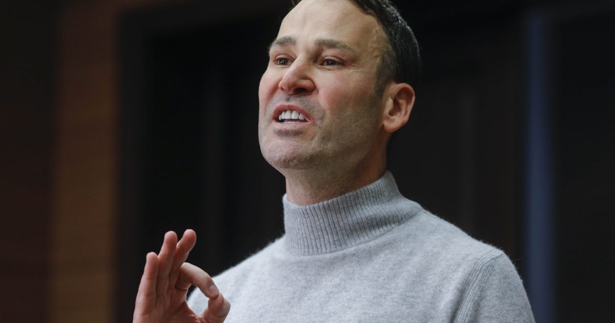 Negoiță sare în apărarea lui Bolojan: „Merită susținere pentru asta”