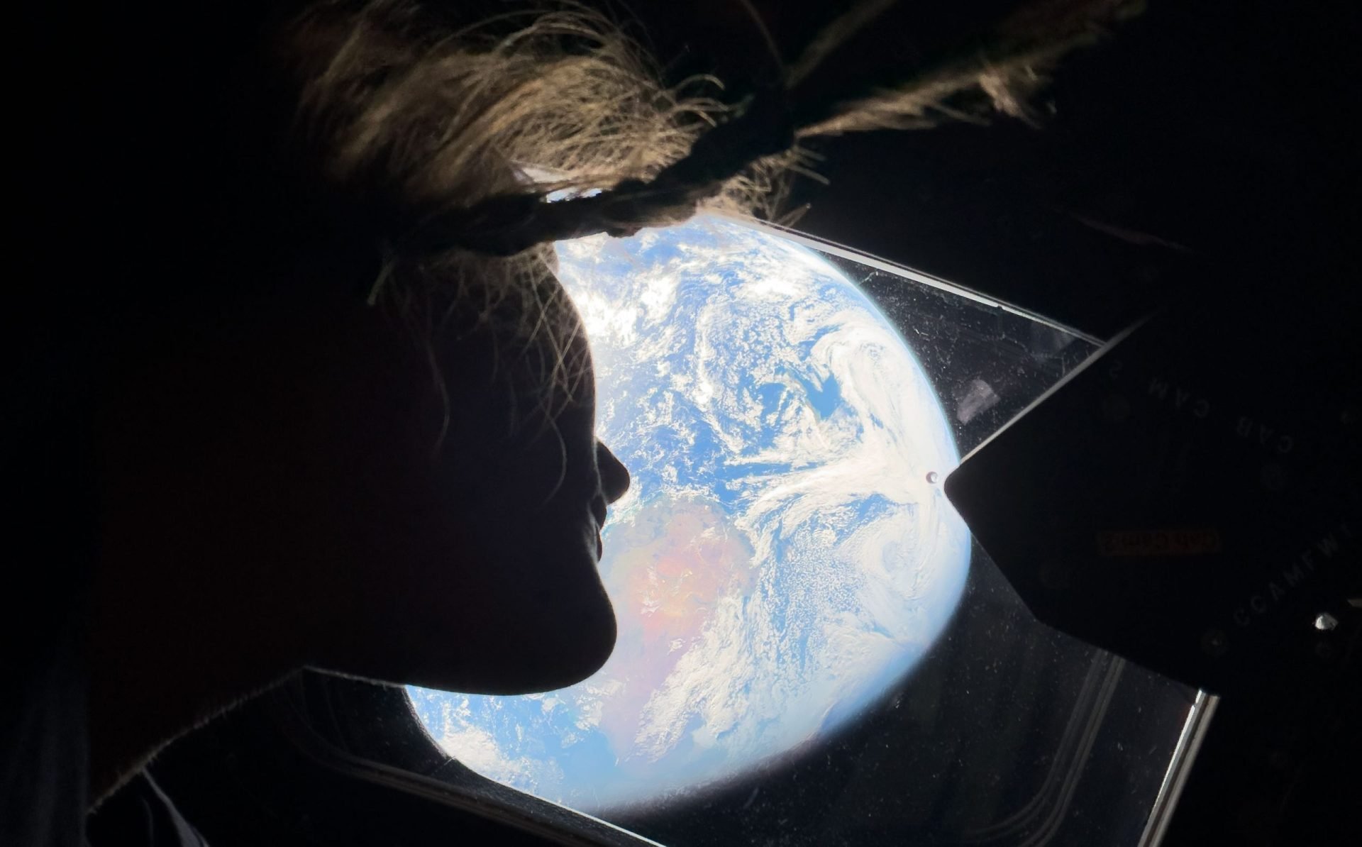 Revenirile pe Lună: Artemis II și o nouă perspectivă asupra satelitului natural O echipă formată din patru astronauți se află în prezent în drum spre Lună, la bordul navei Orion, marcând o etapă importantă în ambițiile spațiale ale omenirii