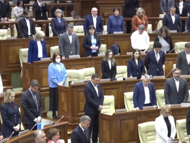 Marți negre la Chișinău: Ce s-a petrecut în Parlament după vestea morții lui Mircea Lucescu