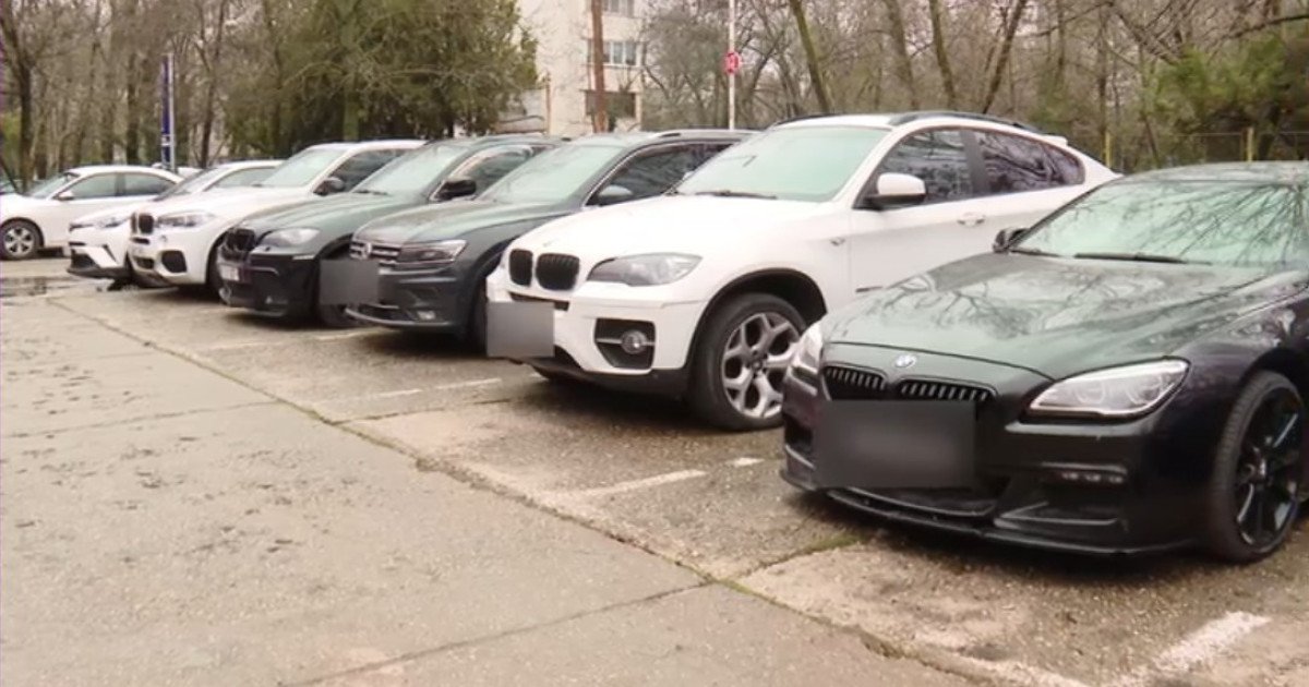 Ancheta de amploare la ANAF: Peste 200 de mașini confiscate, date dispărute Scandal uriaș la Agenția Națională de Administrare Fiscală (ANAF), unde o anchetă internă a fost declanșată după ce s-a constatat dispariția a peste 200 de autovehicule confiscate sau puse sub sechestru