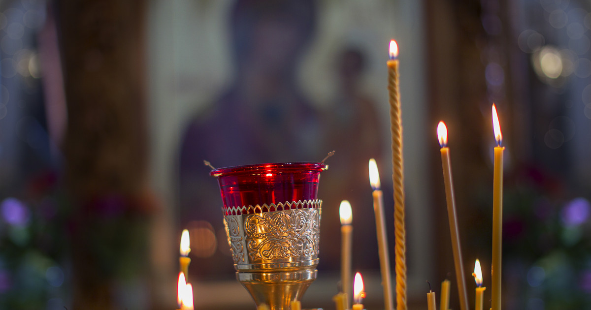 Sâmbăta Mare 2026: Ce obicei respectă românii în Noaptea Învierii