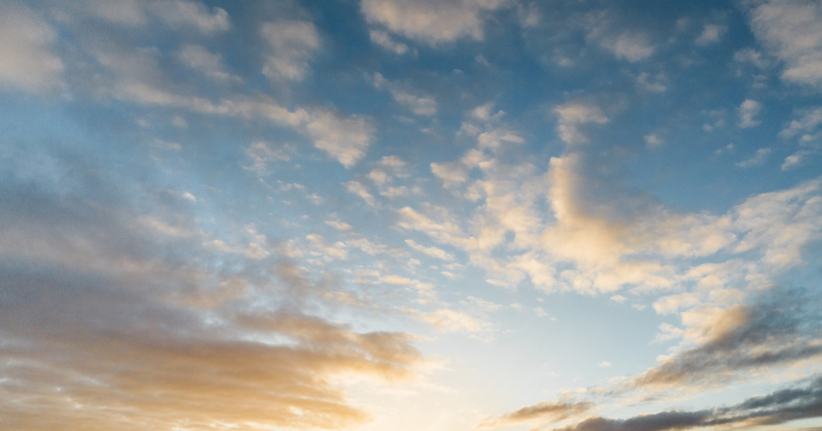 București: Vreme perfectă, dar Cod Galben de vânt în Caraș-Severin