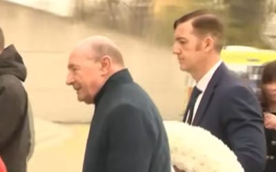 Băsescu, mesaj șocant pentru Lucescu: Un singur cuvânt pe coroană