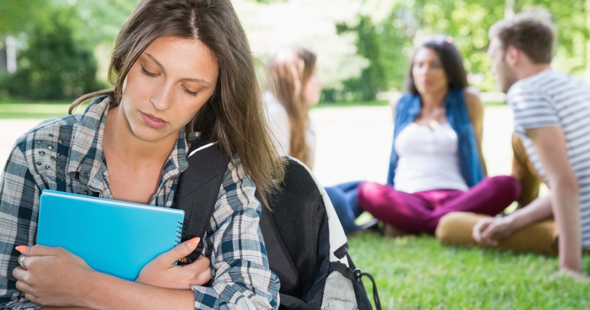 Singurătatea resimțită poate fi mai nocivă pentru sănătate decât izolarea socială, potrivit unui nou studiu