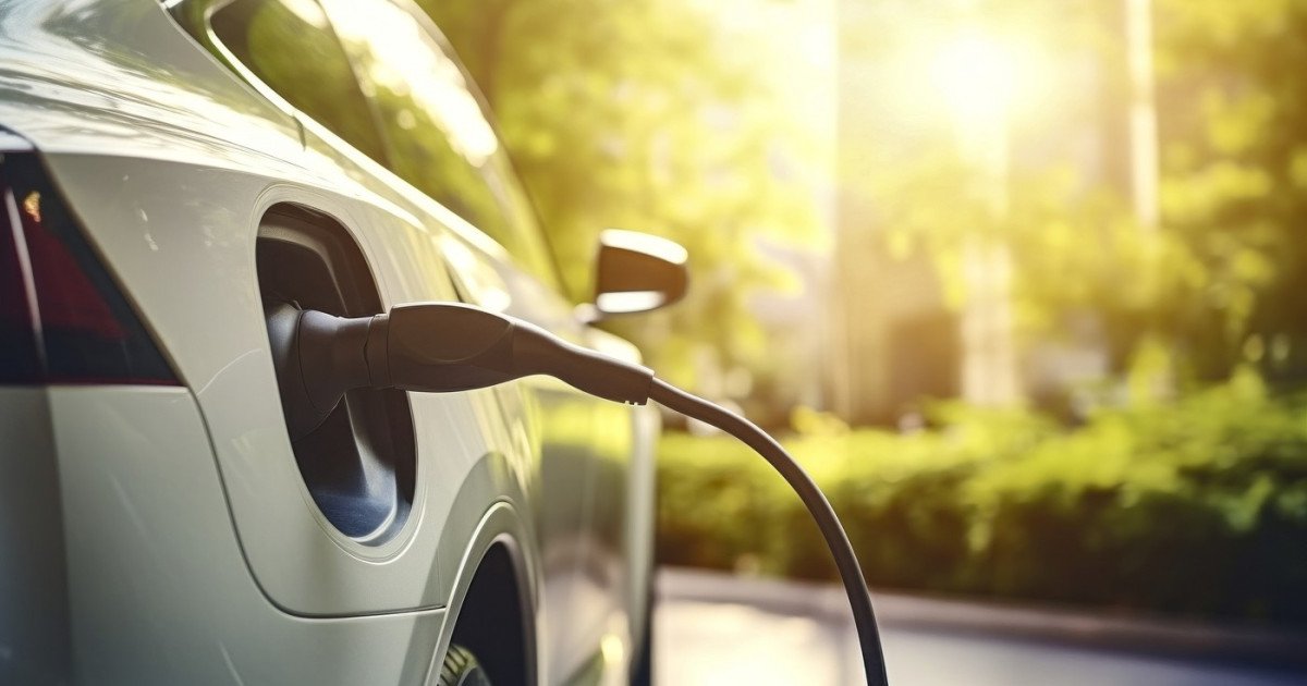 Mașinile electrice, din ce în ce mai căutate de români: Scumpirea carburanților schimbă preferințele Bucureștiul se pregătește pentru o potențială explozie a cererii de mașini electrice
