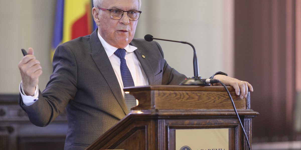 Marius Andruh a fost ales președinte al Academiei Române