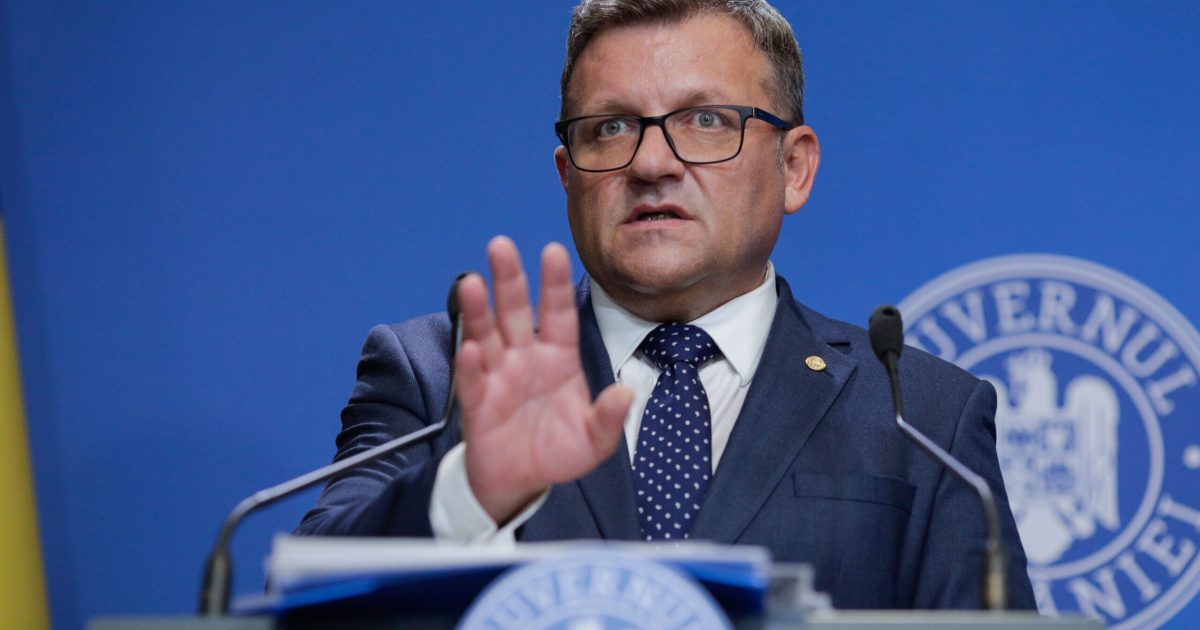 Românii, săraci, au nevoie de bani, nu de lecții de economie, spun experții