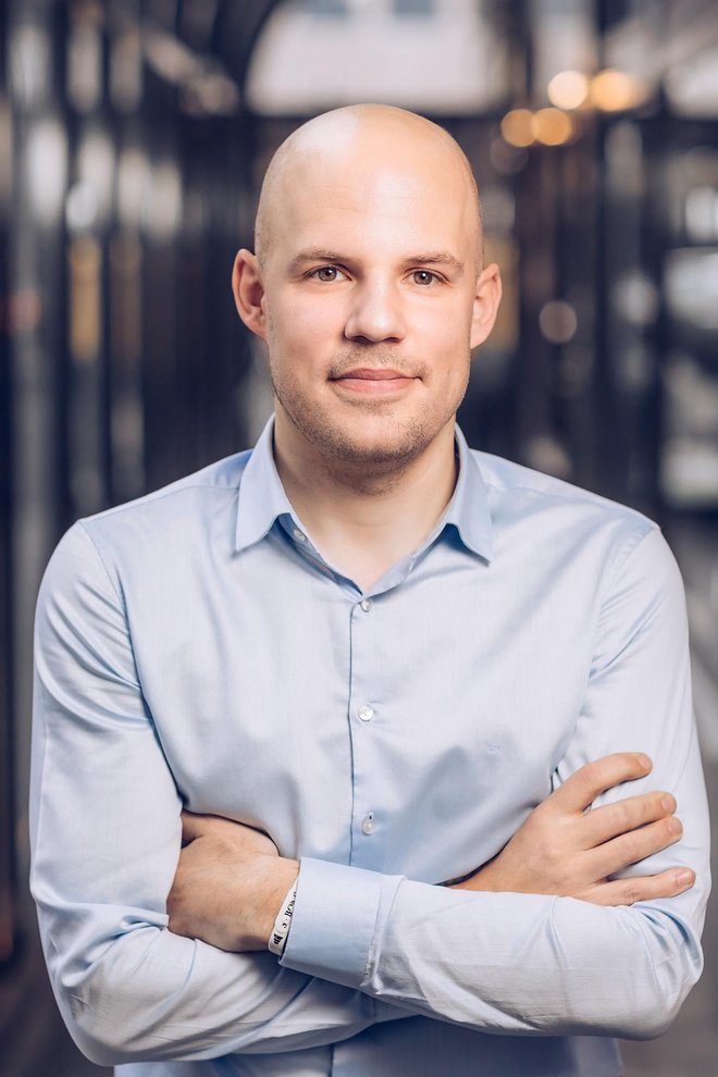 Axor Holding, Equinox și Intus Invest au pus mâna pe 8% din Fondul Proprietatea
