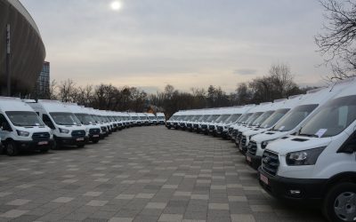 Bolojan, afaceri cu microbuze la suprapreț? Scandal la Oradea, acuzații din Argeș