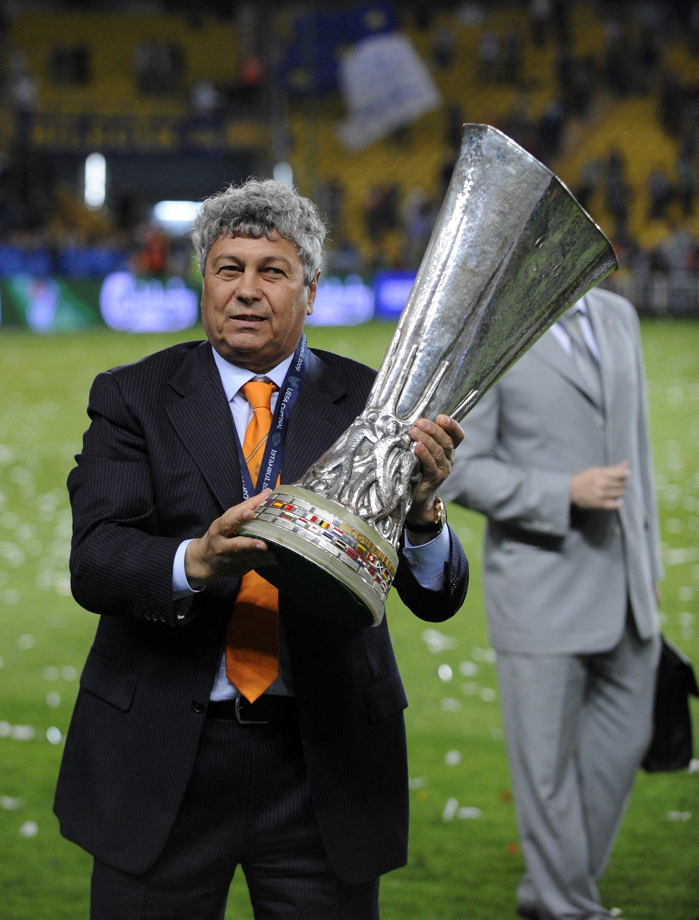 Lumea fotbalului este în doliu după ce Mircea Lucescu, unul dintre cei mai mari antrenori din istoria acestui sport, a trecut în neființă marți seară