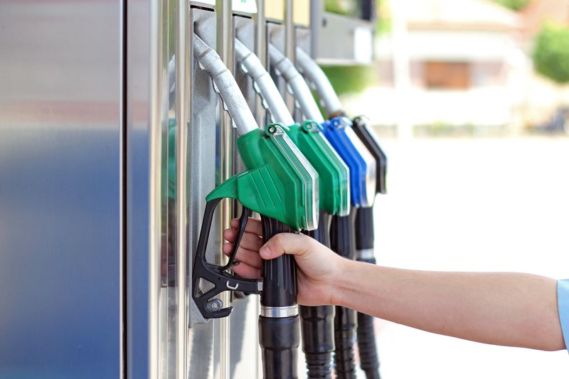 Prețurile la carburanți scad la Petrom, pe fondul măsurilor guvernamentale București – Prețurile la carburanți au scăzut miercuri dimineața în benzinăriile Petrom, potrivit informațiilor publicate de Economica.net