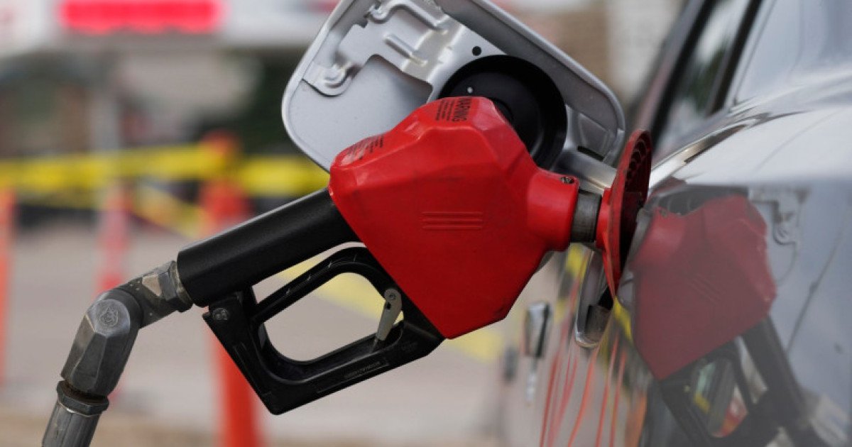 Reducerea accizei la motorină, efect vizibil: prețurile au scăzut cu 36 de bani pe litru Prețul motorinei a scăzut în majoritatea benzinăriilor peste noapte, cu 36 de bani pe litru, ca urmare a reducerii accizei