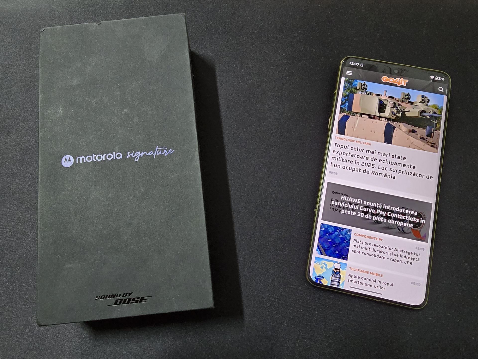 Motorola revine în segmentul flagship cu un nou model Signature, un telefon care promite eleganță și performanță, dar care vine cu un preț pe măsură