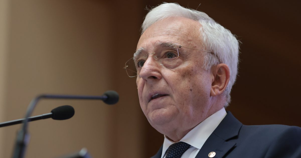 Isărescu, după weekendul cu raportul Concurenței: Robor, confuzie publică