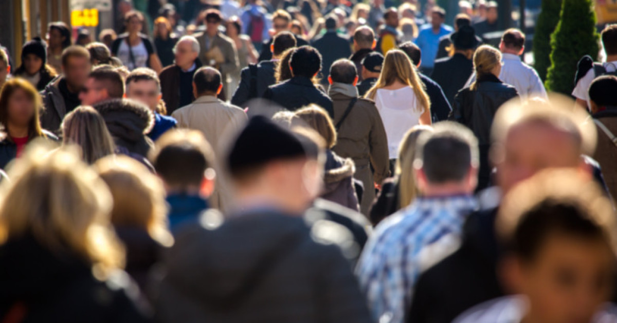 Românii, speriați de războiul Iran: Scumpiri la carburanți și efecte economice