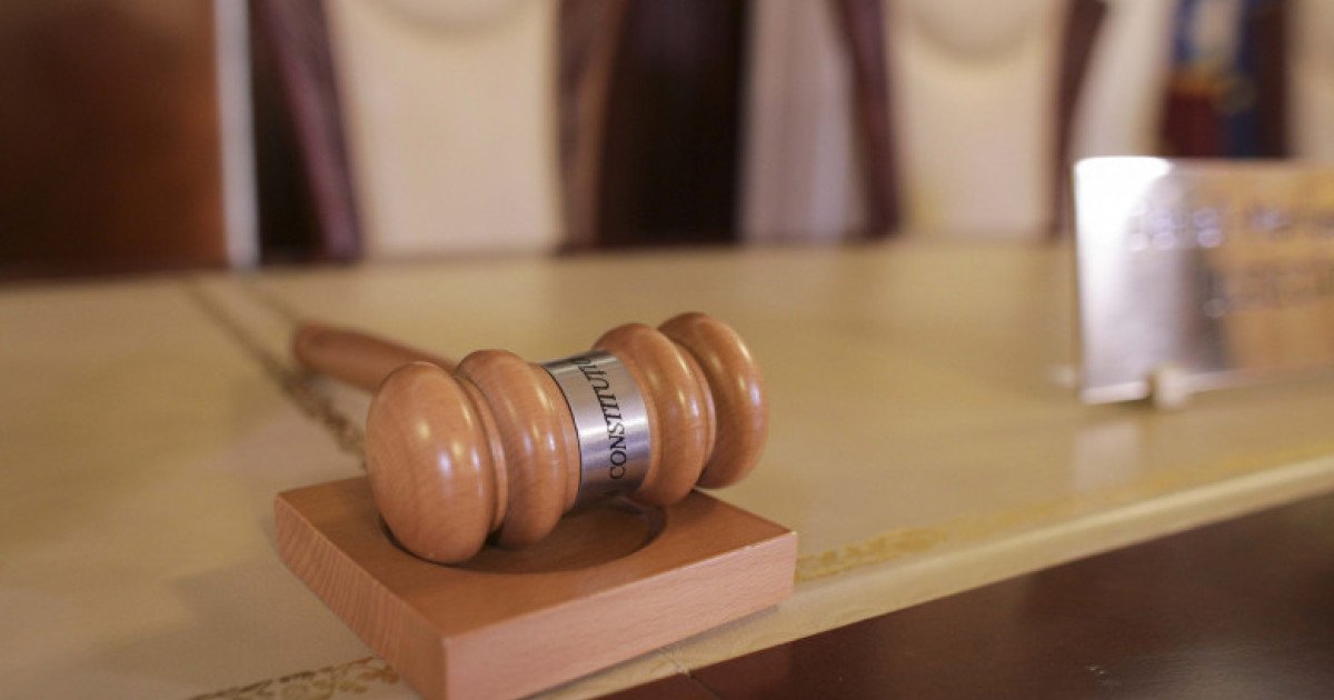 Alianța Pacienților Cronici, nemulțumită de întârzierea deciziei CCR privind concediile medicale Alianța Pacienților Cronici din România adresează o scrisoare deschisă către președintele Nicușor Dan, premierul Ilie Bolojan și Curtea Constituțională, atrăgând atenția asupra consecințelor grave ale ordonanței care prevede neplata primei zile de concediu medical