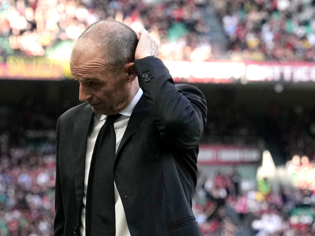 Allegri, umilit pe San Siro! Fanii AC Milan au „bombardat” antrenorul