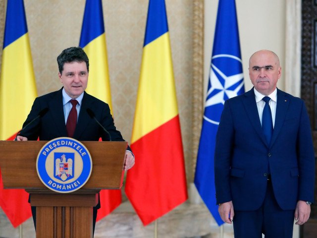 Moartea lui Mircea Lucescu a stârnit un val de reacții din partea oficialilor români După ce fotbalul românesc a fost zguduit de vestea decesului lui Mircea Lucescu, personalități din sfera politică au transmis mesaje de condoleanțe și omagiu