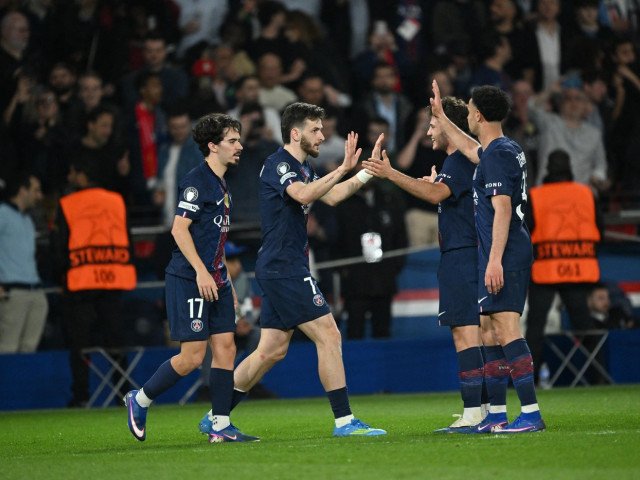 PSG învinge Liverpool într-un meci spectaculos PSG a obținut o victorie importantă în fața lui Liverpool, scor 2-0, în prima manșă a duelului din Liga Campionilor