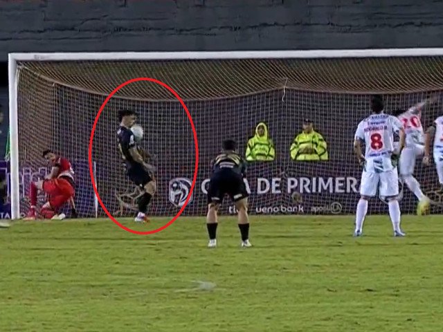 ȘOC în fotbal: Ratare, apoi scandări „Arestați-l!” – scena a uimit pe toată lumea