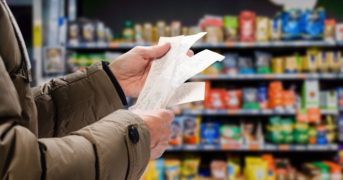 Românii se pregătesc de noi scumpiri la alimentele de bază, chiar după sărbătorile pascale