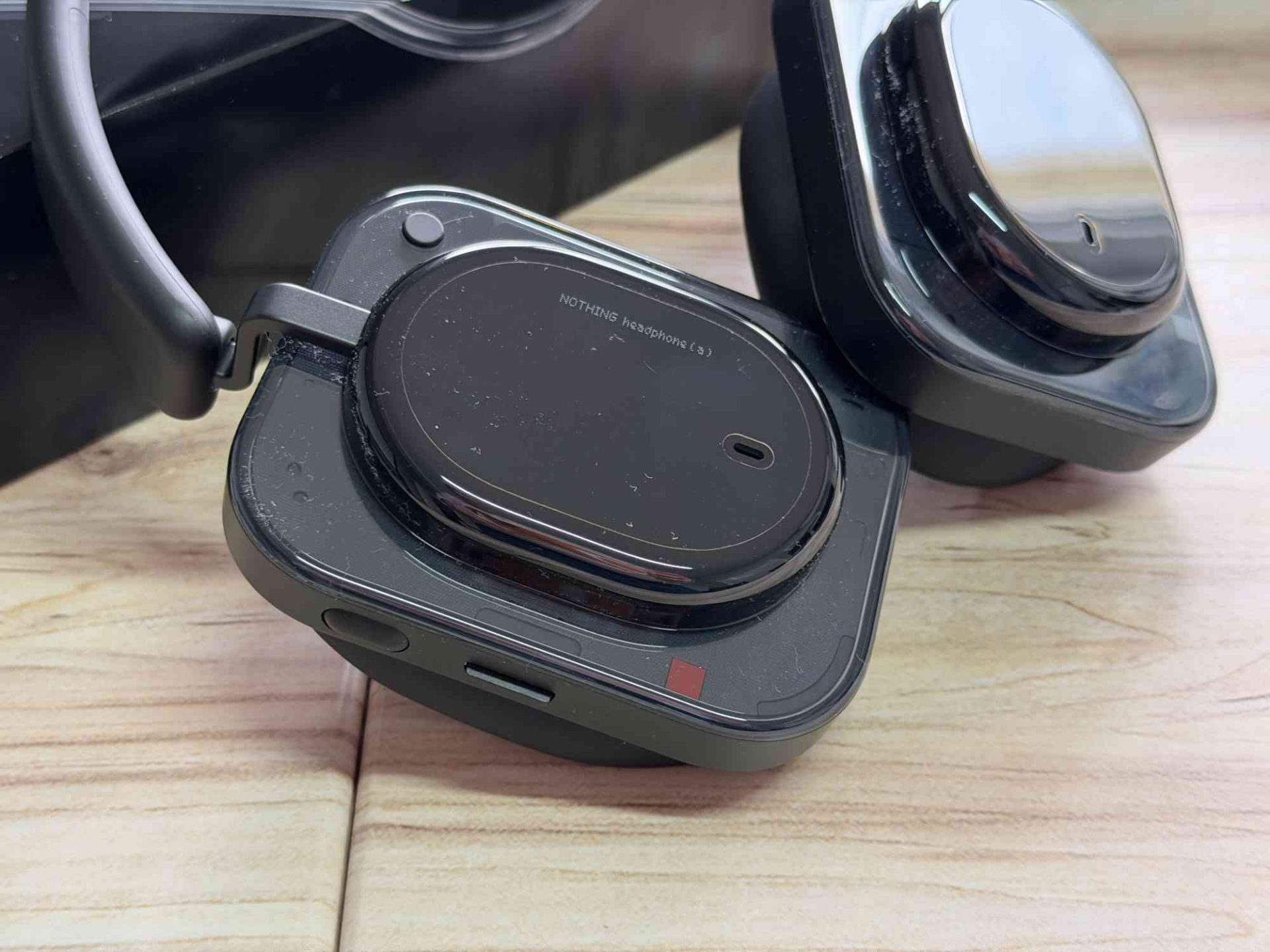 Nothing Headphone (a): Căști over-ear cu sunet excelent, pe placul lui Ion!