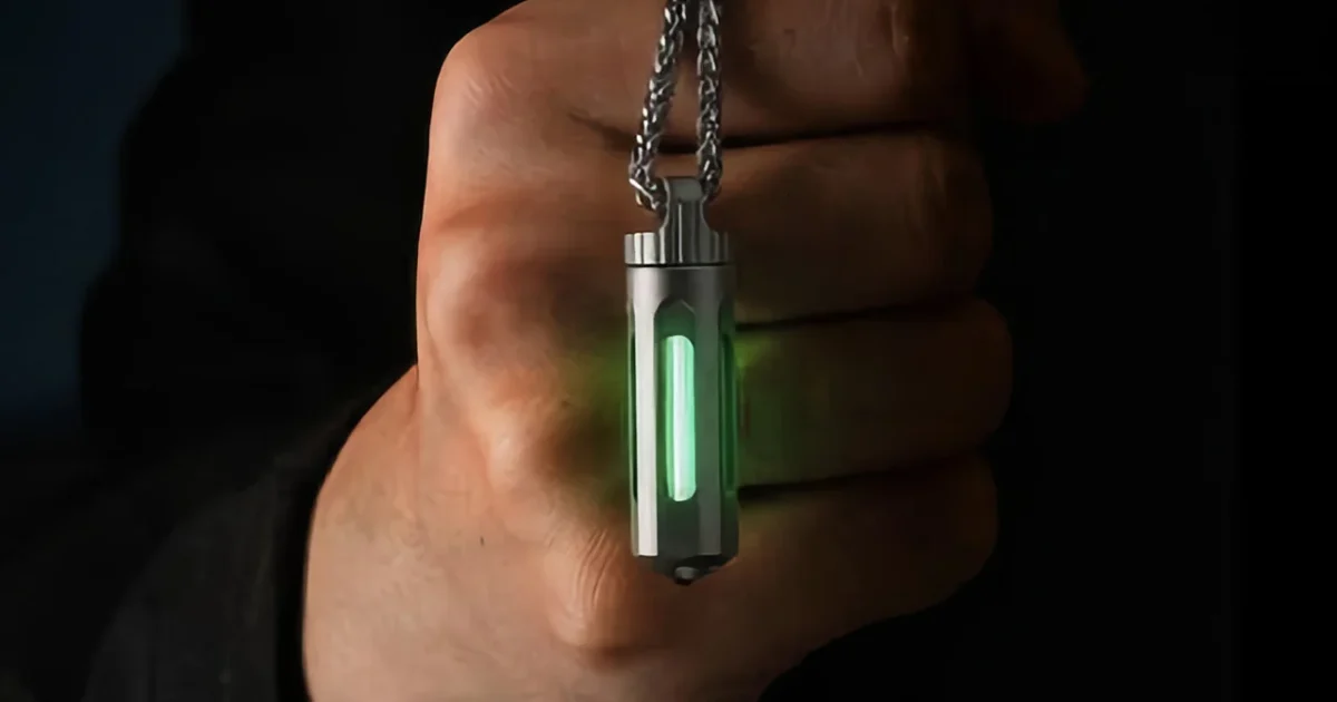 Brelocul din titan ce luminează 25 de ani: Gadgetul revoluționar fără baterii